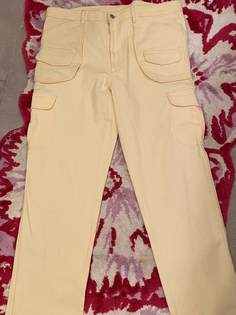 Women’s Straight Leg Cargo Jeans in Light Cream